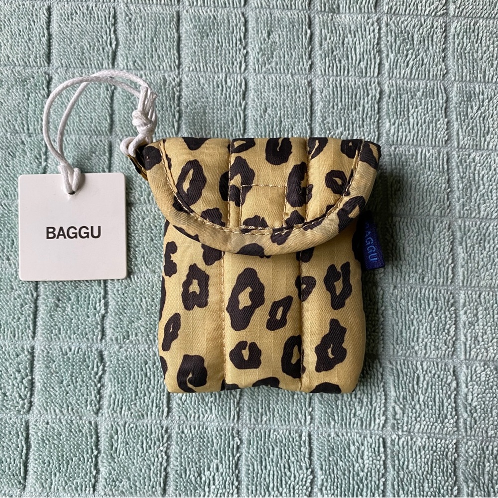NWT BAGGU Puffy Earbuds Case - Honey Leopard - Picture 2 of 8